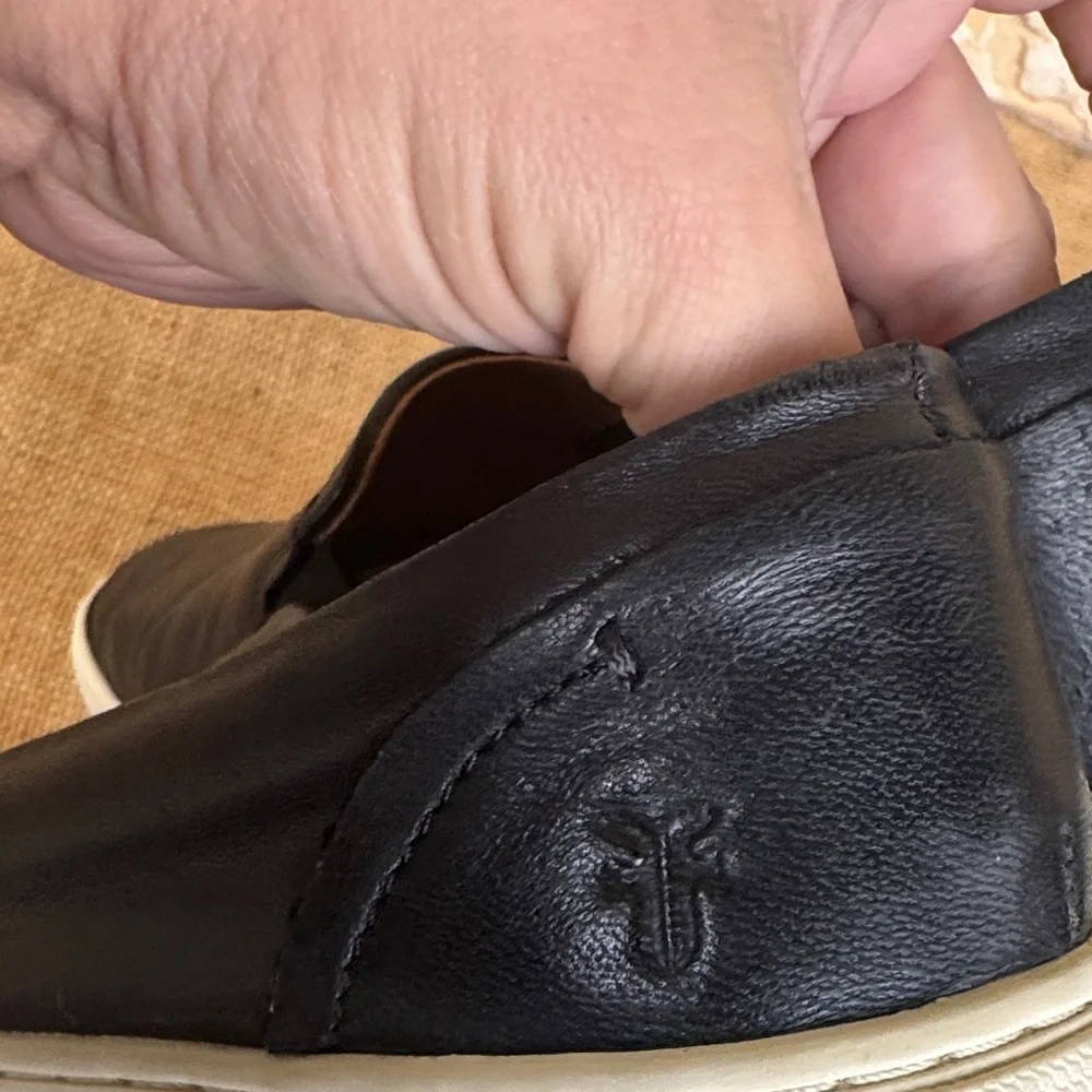 Frye Ivy Slip-On sneaker in black Leather Size 6 M